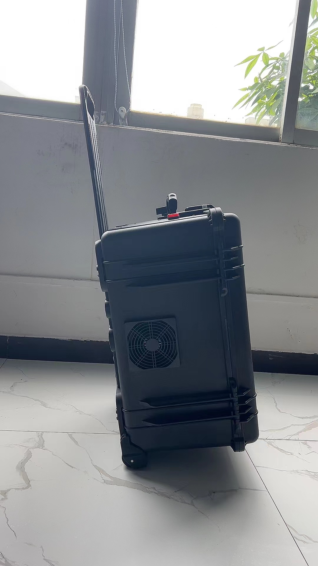 马山手拉箱型移动通信干扰器